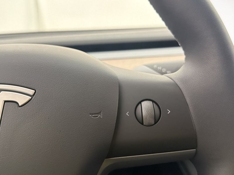 Tesla Model Y bild 27
