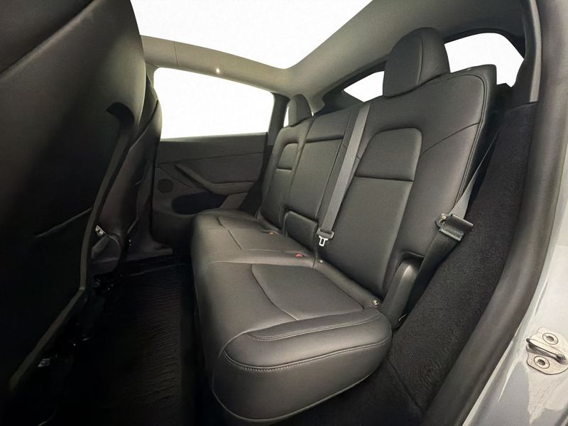 Tesla Model Y bild 18