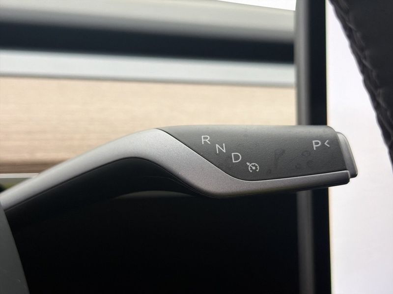 Tesla Model Y bild 28
