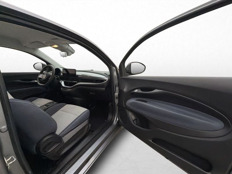 Fiat 500e bild 25
