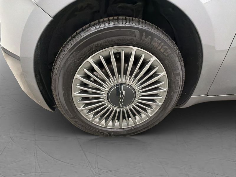 Fiat 500e bild 30