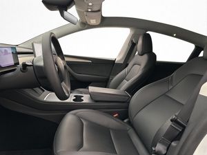 Tesla Model Y bild 12