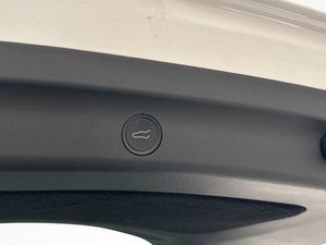 Tesla Model Y bild 31