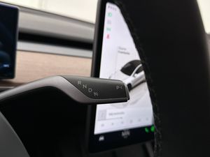 Tesla Model Y bild 17