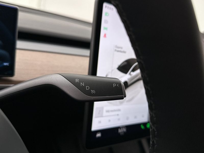 Tesla Model Y bild 17