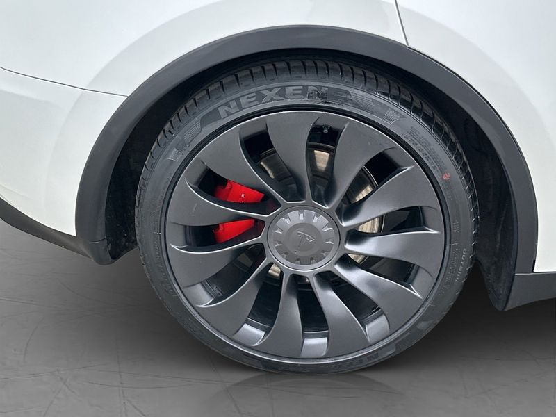 Tesla Model Y bild 35