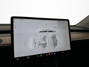 Tesla Model Y bild 24