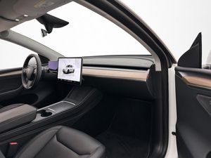 Tesla Model Y bild 28