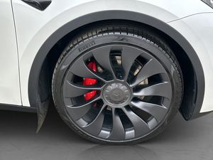 Tesla Model Y bild 36