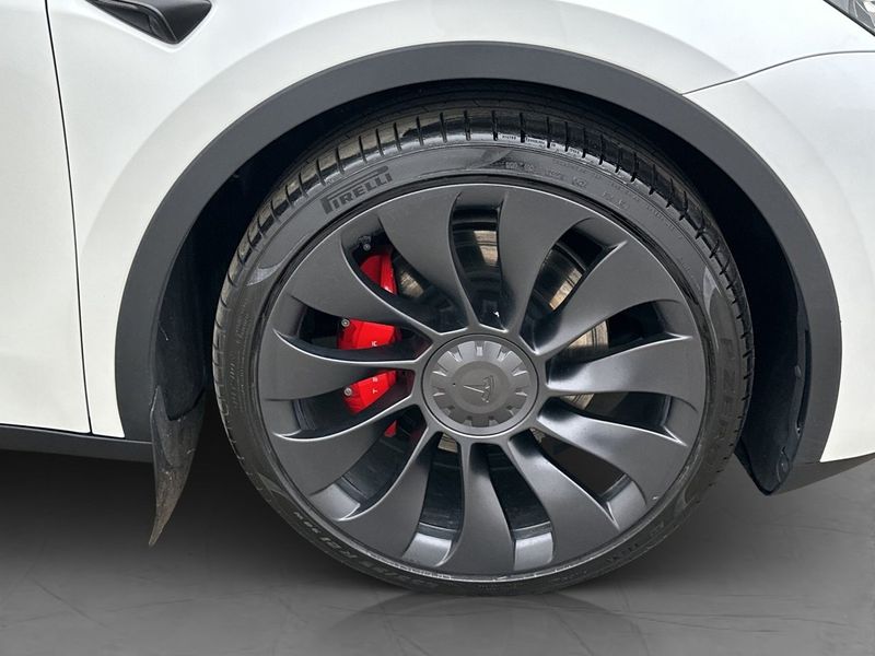 Tesla Model Y bild 36