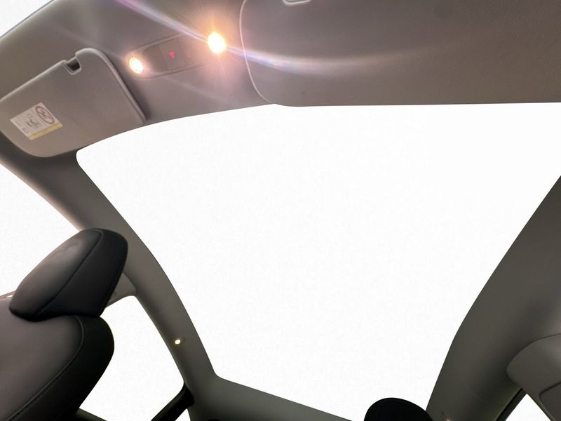 Tesla Model Y bild 13