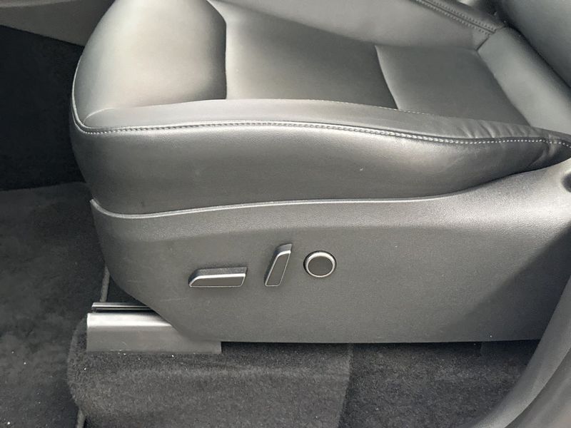 Tesla Model Y bild 14