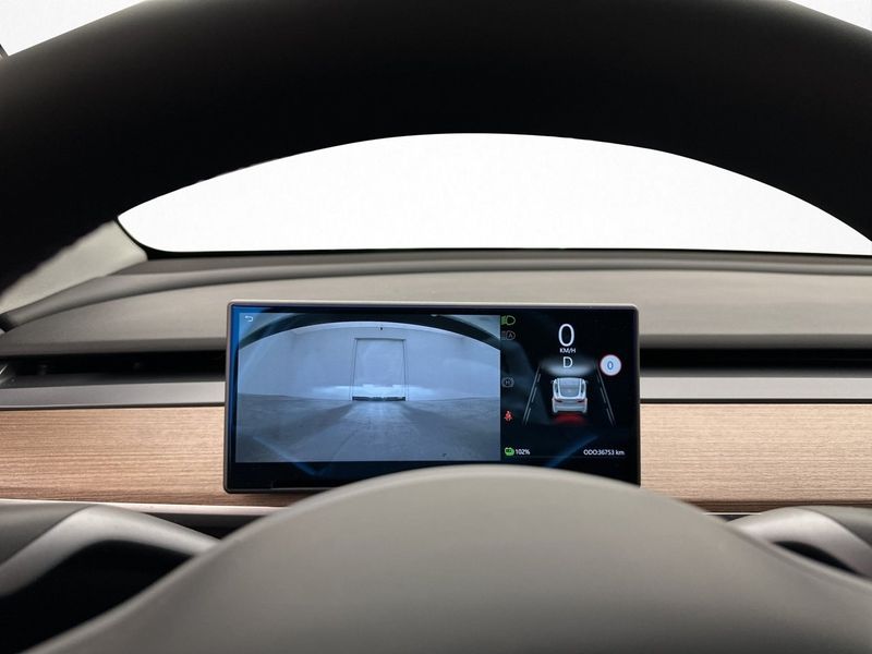 Tesla Model Y bild 16