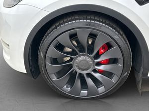 Tesla Model Y bild 33