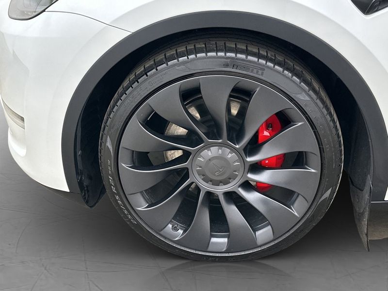 Tesla Model Y bild 33