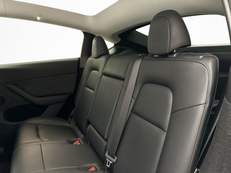 Tesla Model Y bild 29