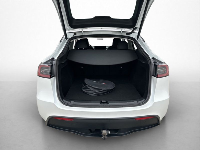 Tesla Model Y bild 30