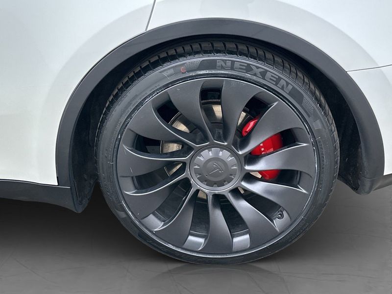 Tesla Model Y bild 34