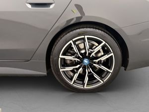 BMW i4 bild 35
