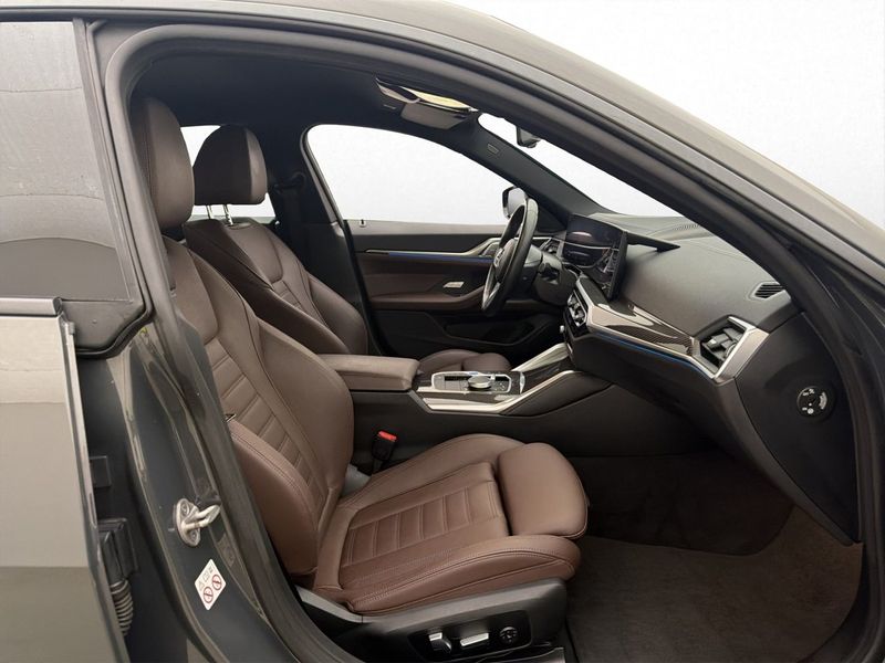BMW i4 bild 28