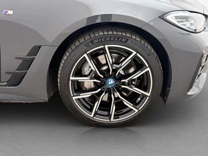 BMW i4 bild 37