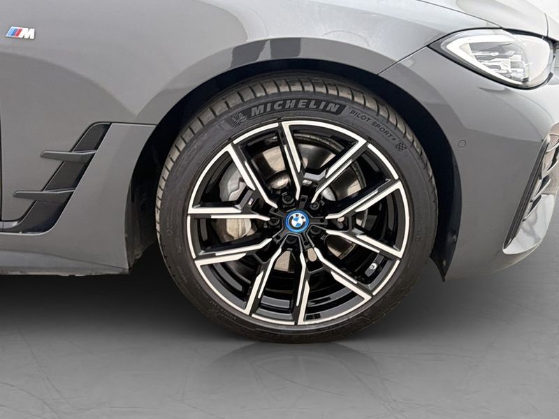 BMW i4 bild 37