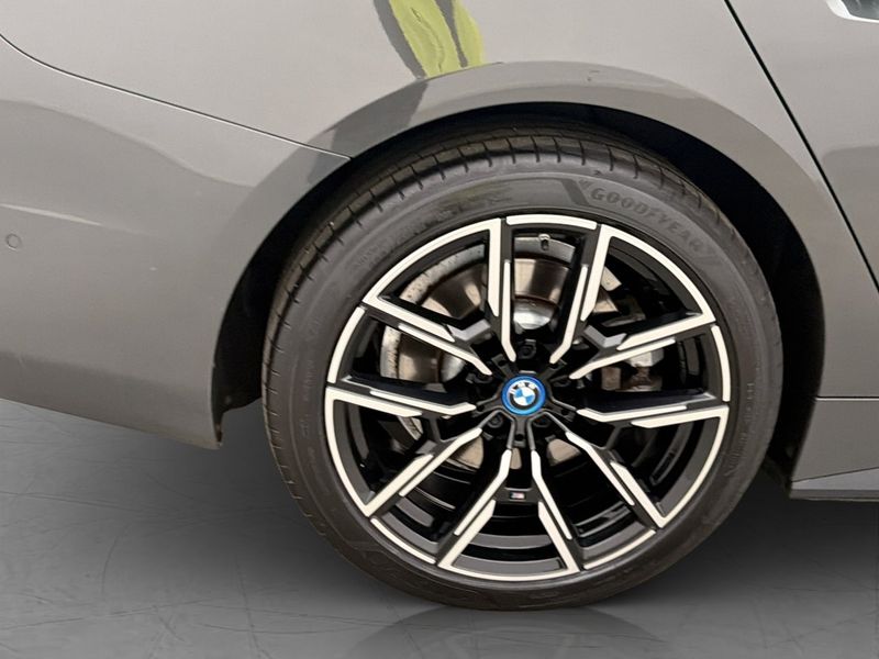 BMW i4 bild 36
