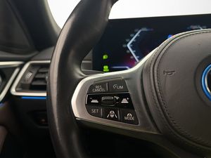 BMW i4 bild 17