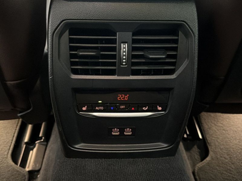 BMW i4 bild 30