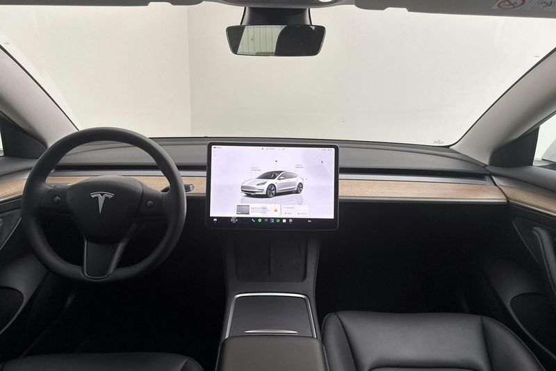 Tesla Model 3 bild 6