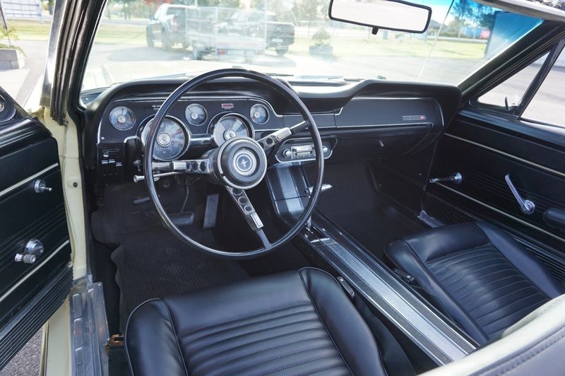 Ford Mustang bild 17