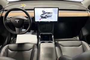 Tesla Model Y bild 9