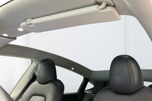 Tesla Model Y bild 8