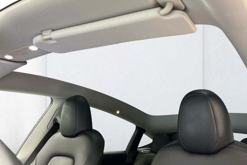 Tesla Model Y bild 8