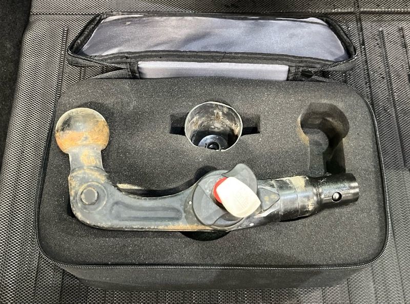 Tesla Model Y bild 15