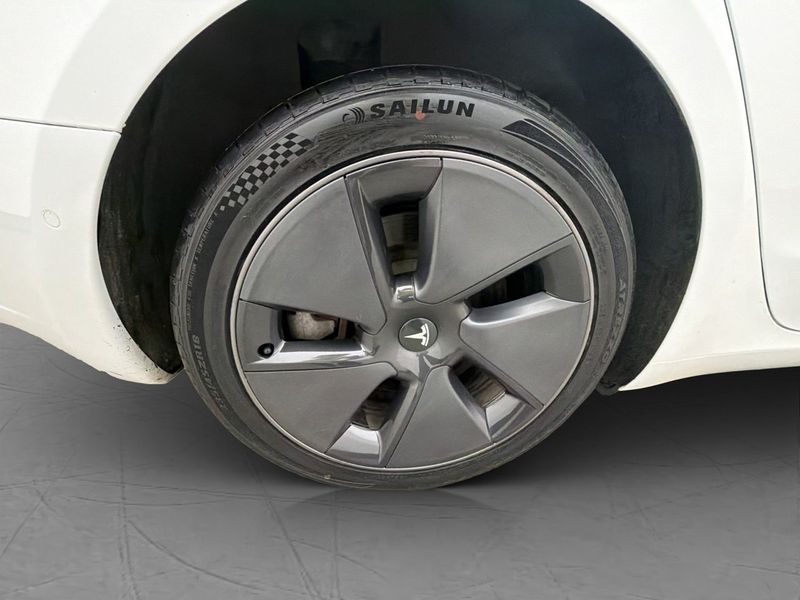 Tesla Model 3 bild 33