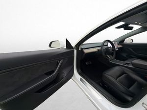 Tesla Model 3 bild 13