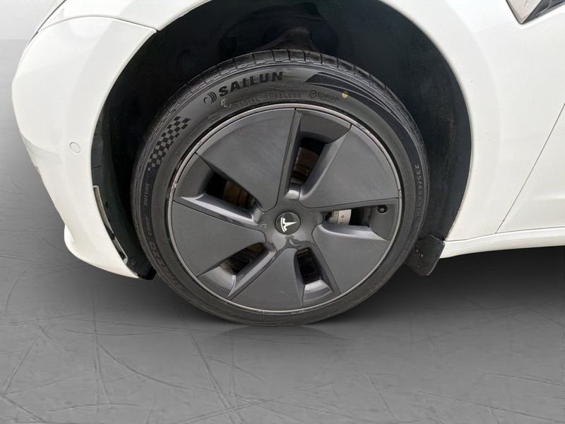 Tesla Model 3 bild 31