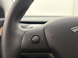 Tesla Model 3 bild 18