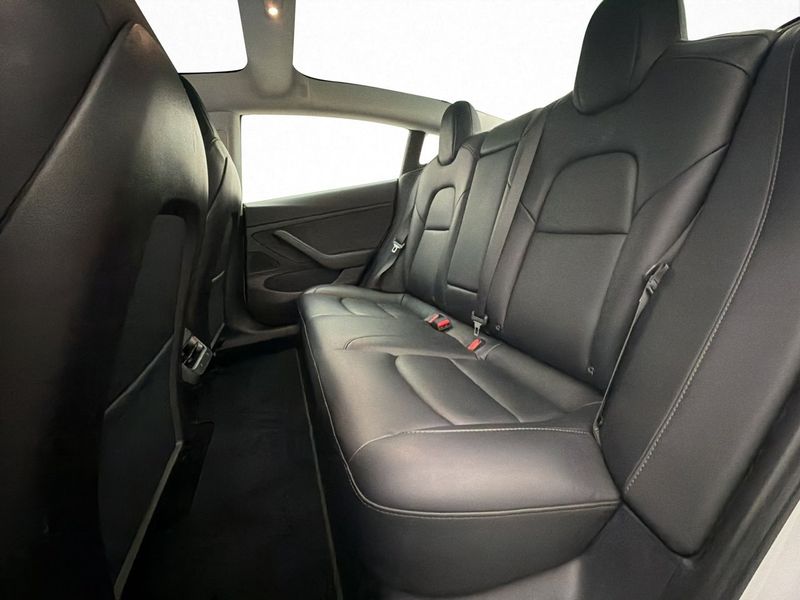 Tesla Model 3 bild 30