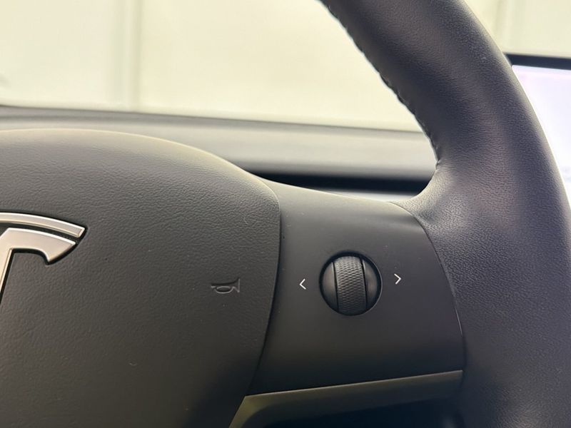 Tesla Model 3 bild 19