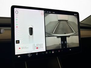 Tesla Model 3 bild 21