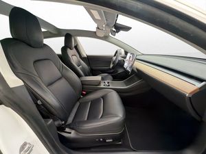 Tesla Model 3 bild 28