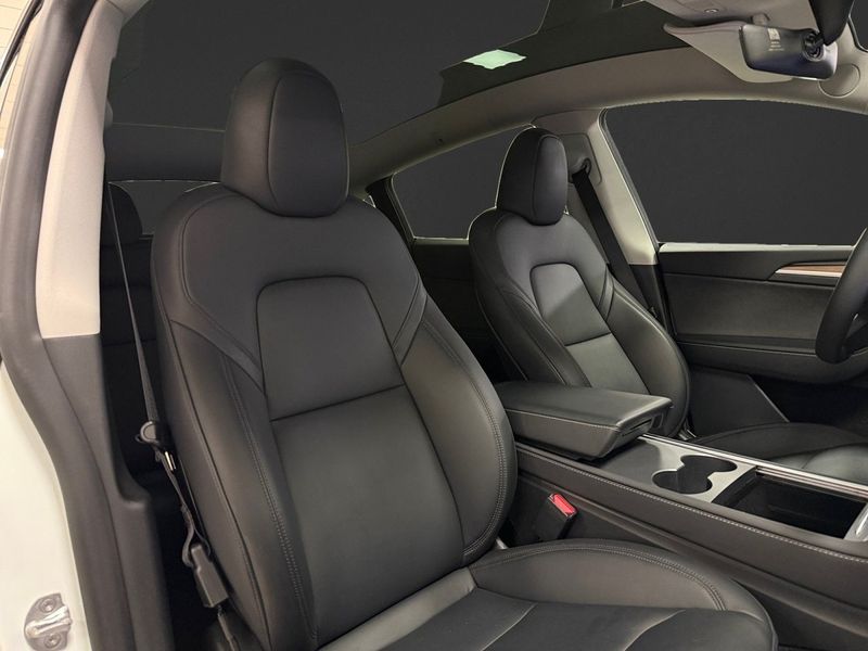 Tesla Model Y bild 11