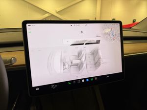 Tesla Model Y bild 14