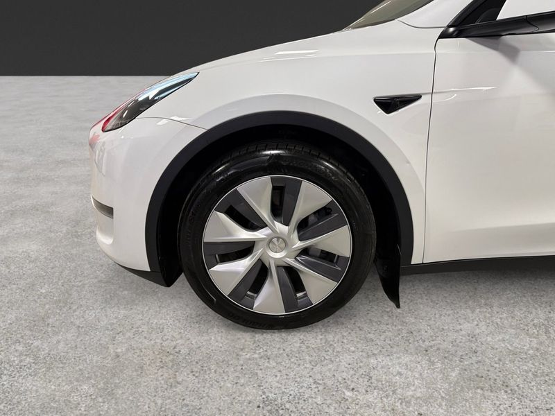 Tesla Model Y bild 19