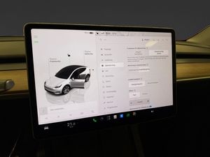 Tesla Model Y bild 16