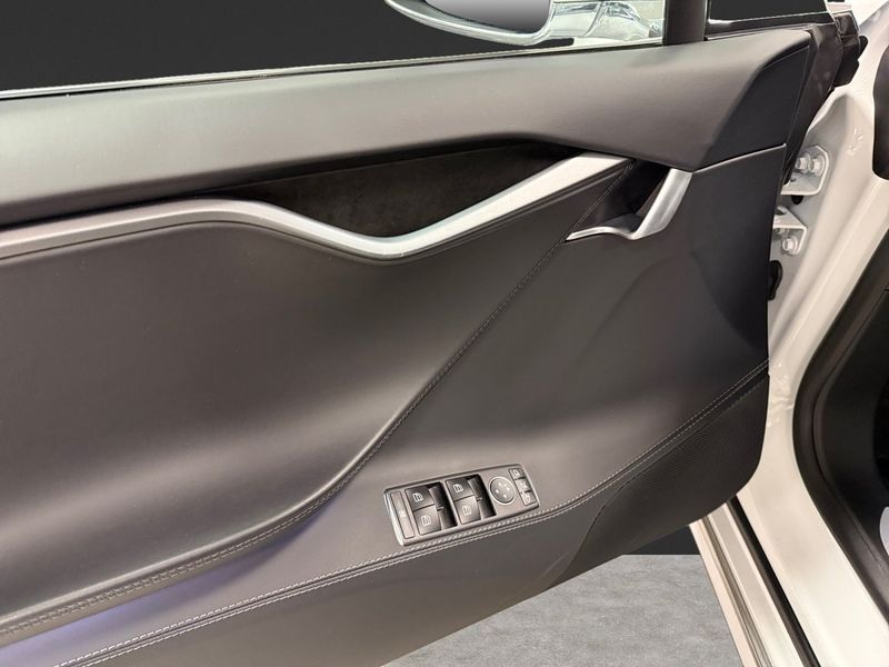 Tesla Model S bild 9