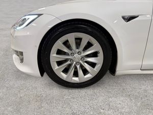 Tesla Model S bild 22
