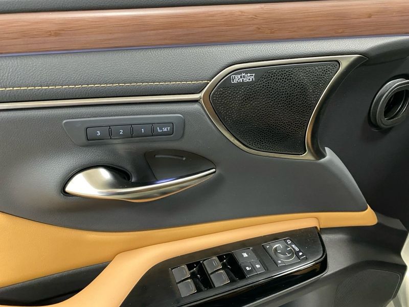 Lexus ES bild 9